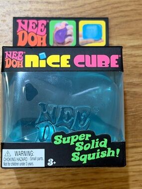 Nice Cube Super Solid Squish - Blue